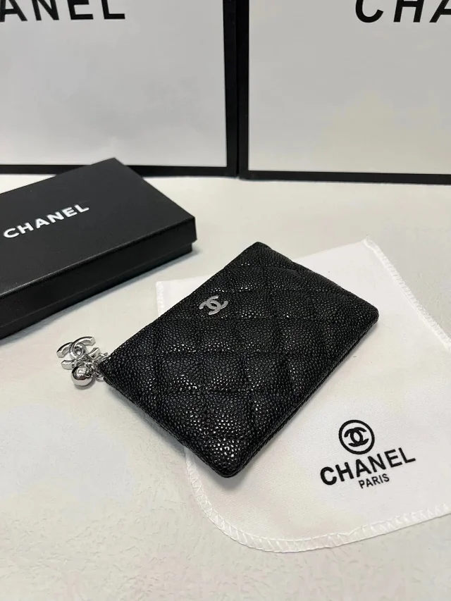 Chanel Wallets & Card Holders Quilted CC Logo Wallet product detail image 1