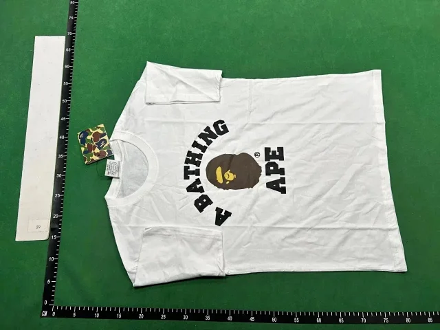 A BATHING APE T-Shirts Short-Sleeve Head Graphic product detail image 5