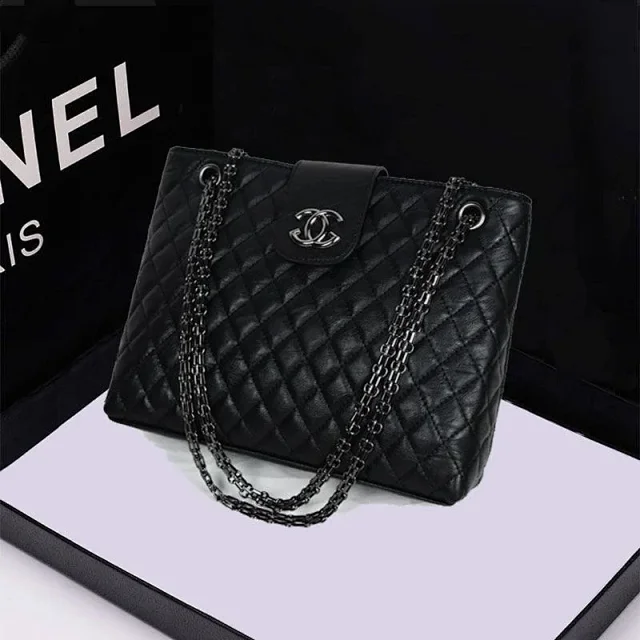 Chanel Shoulder Bags Quilted Chain Bag product detail image 6