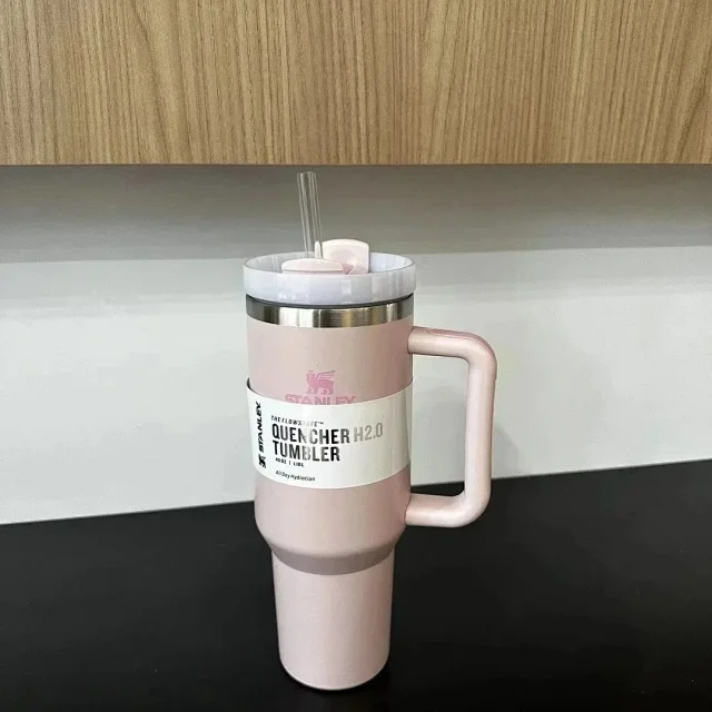 Stanley Uncategorized Quencher H2.0 Tumbler with Handle and Straw product detail image 2
