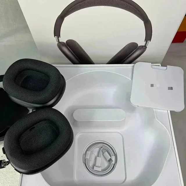 Apple Headphones AirPods Max product detail image 5
