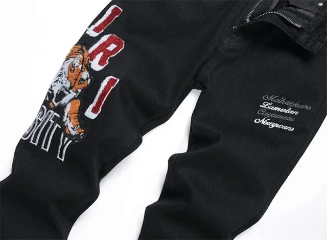 AMIRI Jeans Distressed Graphic product detail image 6