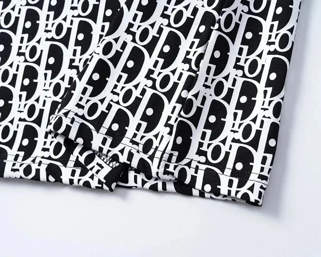 Louis Vuitton Matching Sets Monogram short-sleeve T-shirt and shorts set product detail image 4