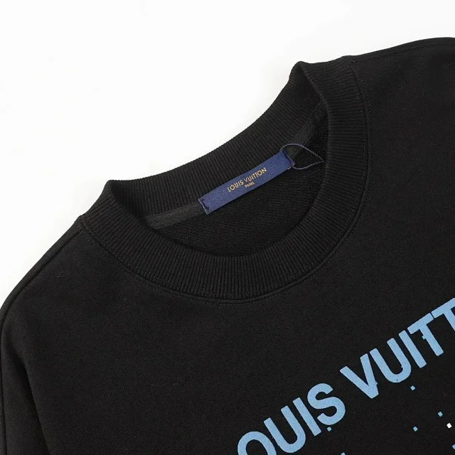 Louis Vuitton Hoodies & Sweatshirts Crewneck Graphic Sweatshirt product detail image 2