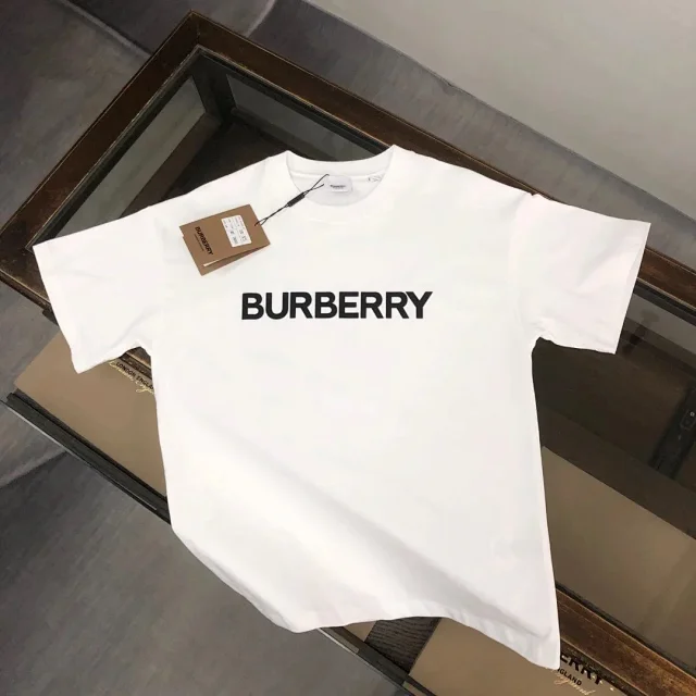Burberry T-Shirts Logo Print product detail image 4