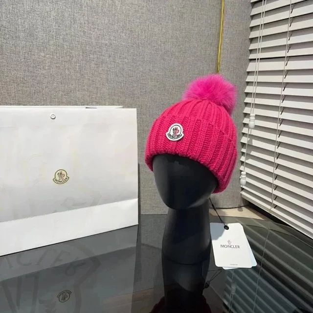 Moncler Hats Ribbed Knit Pom-Pom Beanie product detail image 10