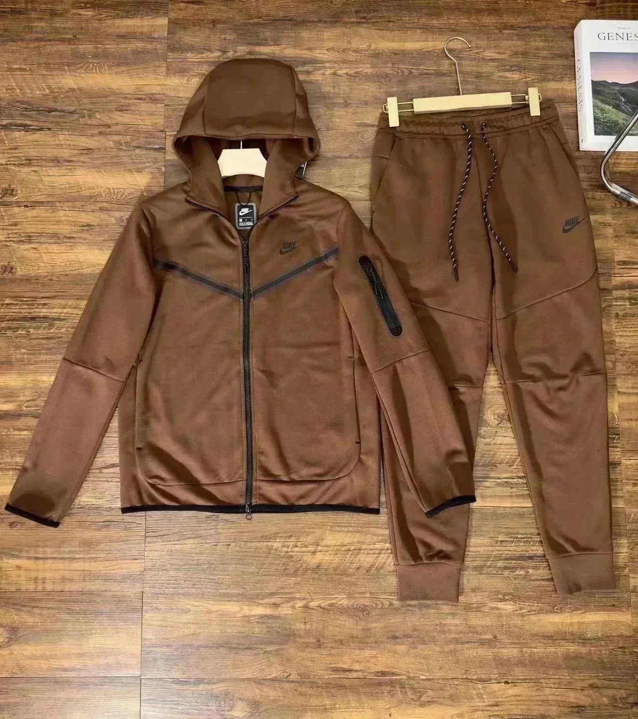 Nike Matching Sets Hooded zip-up jacket and jogger pants set — Dark brown suit