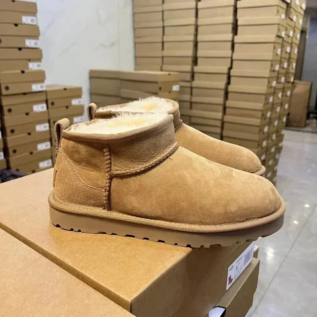 UGG Boots Suede Shearling Ankle product detail image 3
