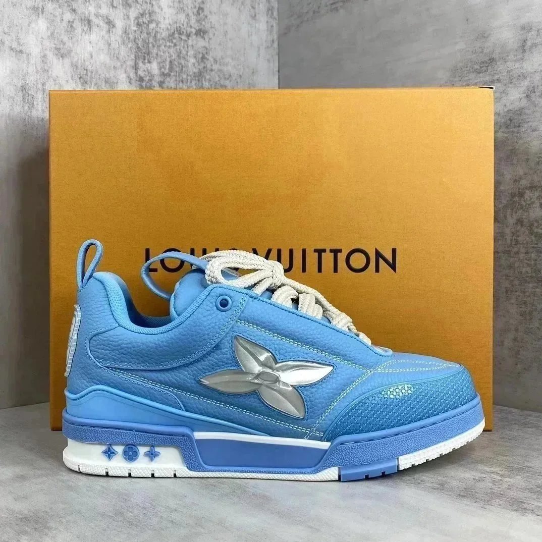 Louis Vuitton Sneakers Low-top lace-up with Monogram flower details — 21