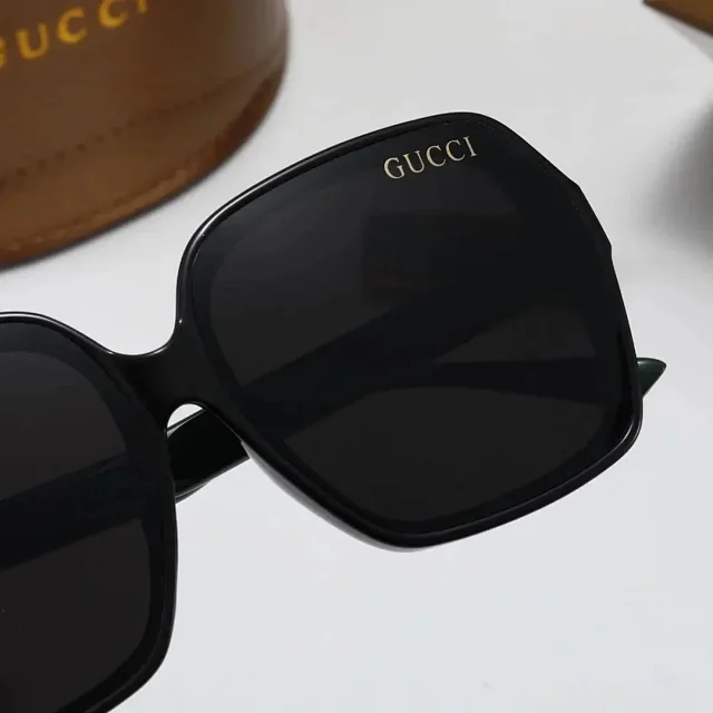 Gucci Eyewear 2293 Oversized Square Sunglasses product detail image 4