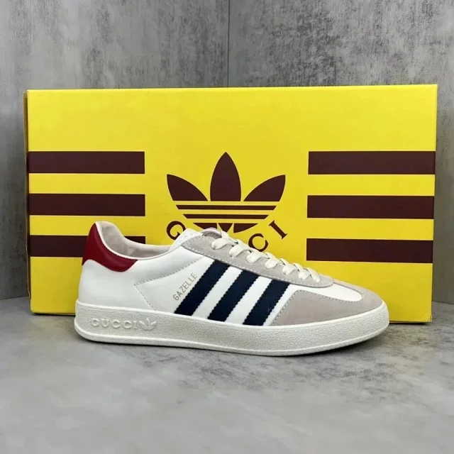 Gucci Sneakers Gazelle low-top three-stripe product detail image 2