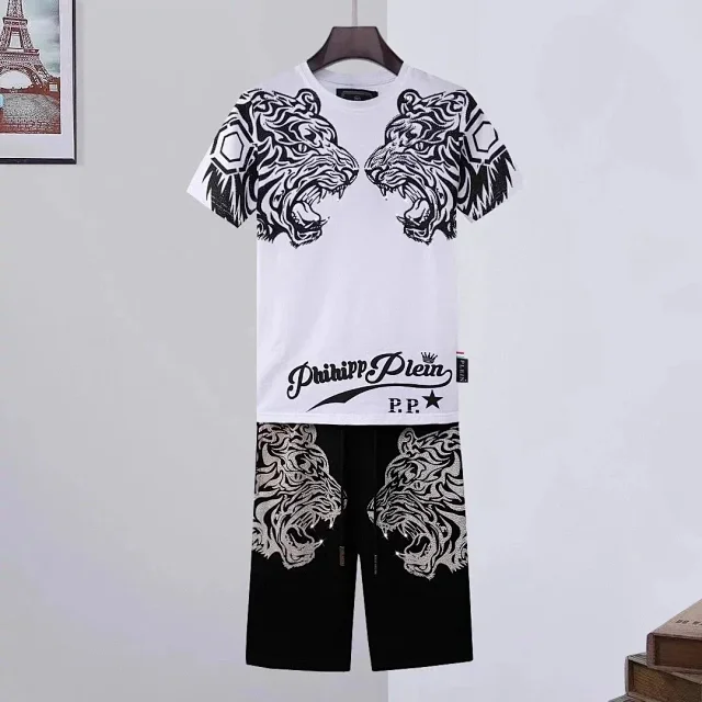 Philipp Plein Matching Sets Graphic T-Shirt and Shorts Set product detail image 9