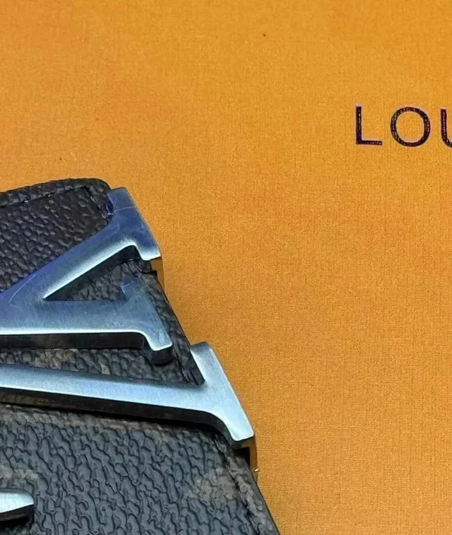 Louis Vuitton Belts LV Initiales buckle with Monogram-pattern strap product detail image 8