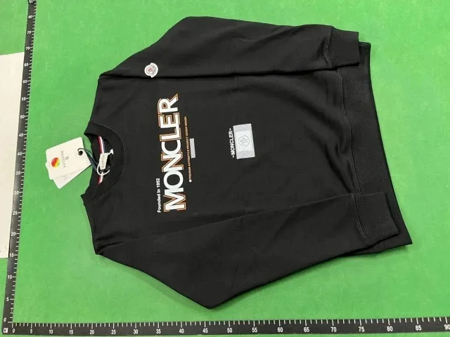 Moncler Hoodies & Sweatshirts Crewneck logo-print sweatshirt product detail image 9