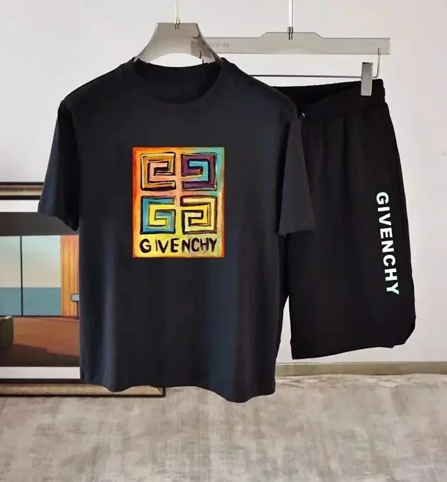 Givenchy T-Shirts Graphic Print T-Shirt product detail image 8