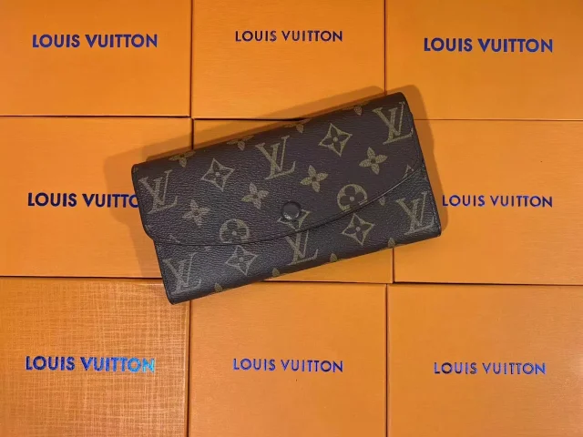 Louis Vuitton Wallets & Card Holders Monogram Snap Wallet product detail image 3
