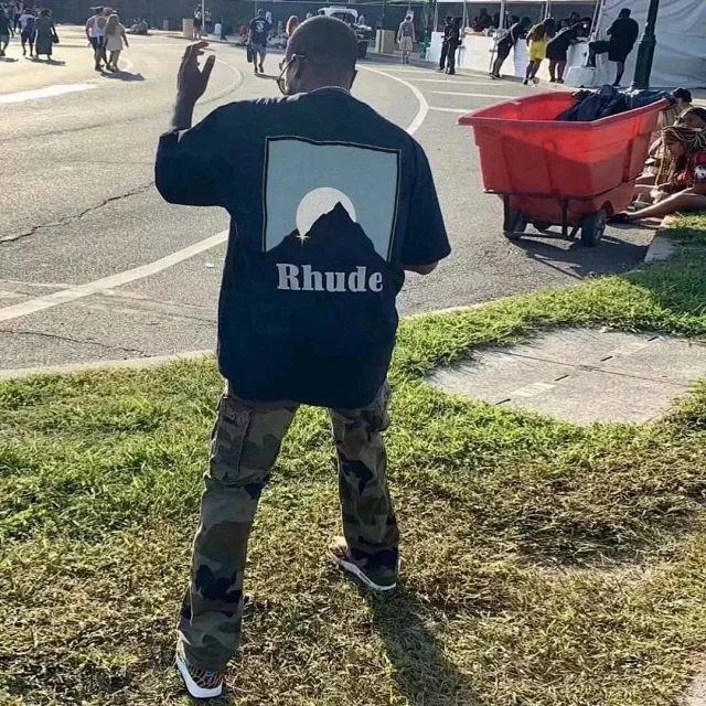 Rhude T-Shirts Graphic Crewneck product detail image 2