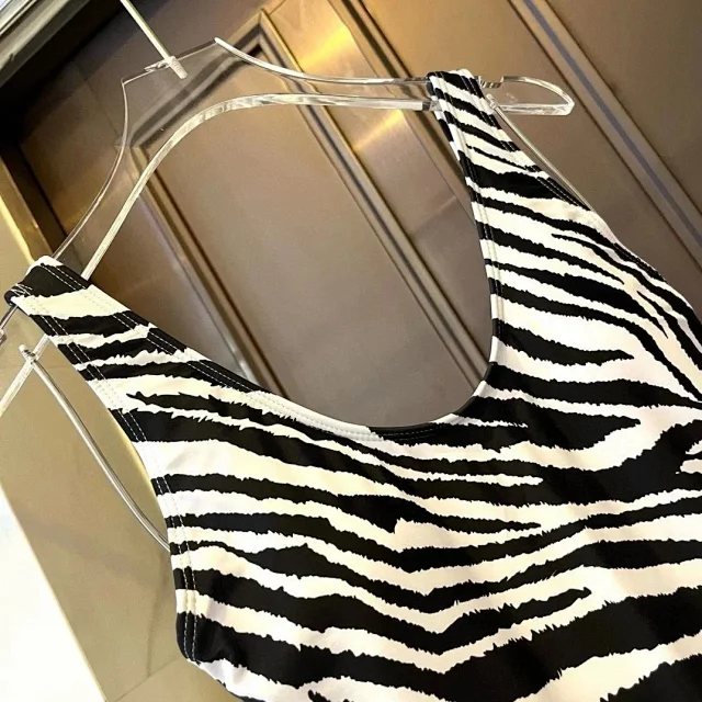 Dolce&Gabbana Swimwear Logo-Print product detail image 2