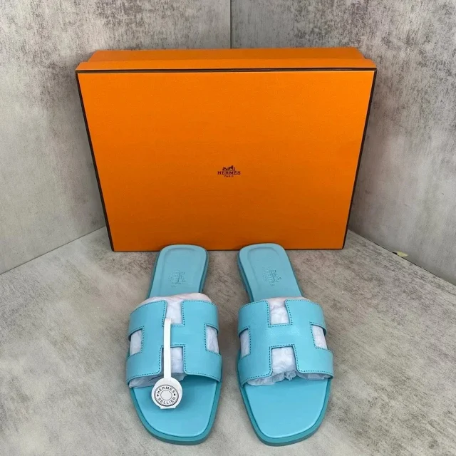 Hermès Slippers Oran H-cut slide sandals product detail image 10