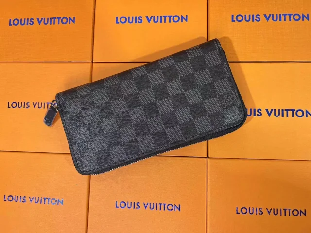 Louis Vuitton Wallets & Card Holders Monogram Snap Wallet product detail image 7