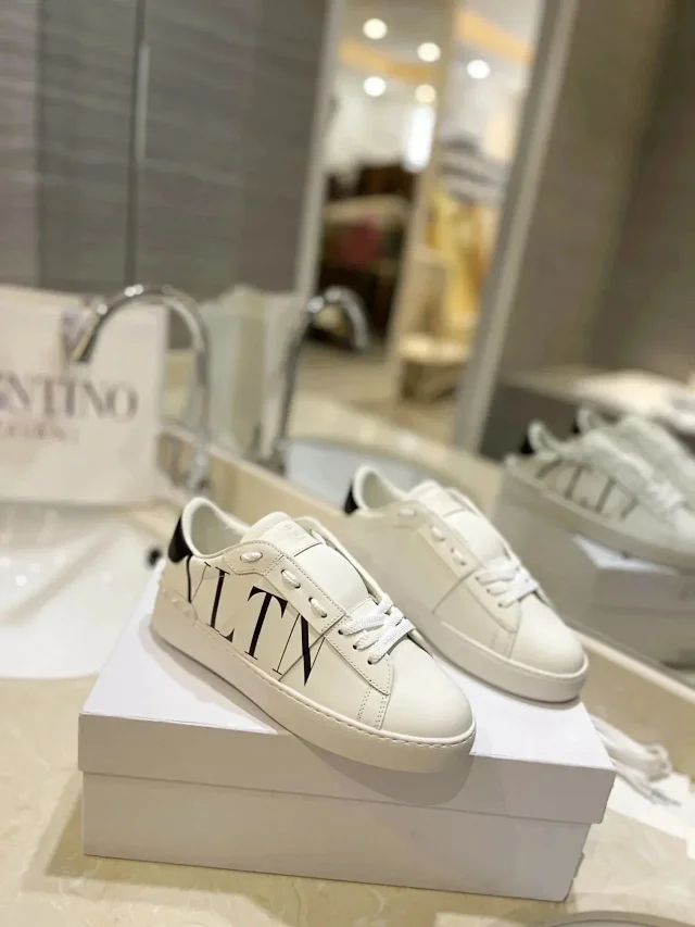 Valentino Garavani Sneakers Low-Top VLTN Logo product detail image 7
