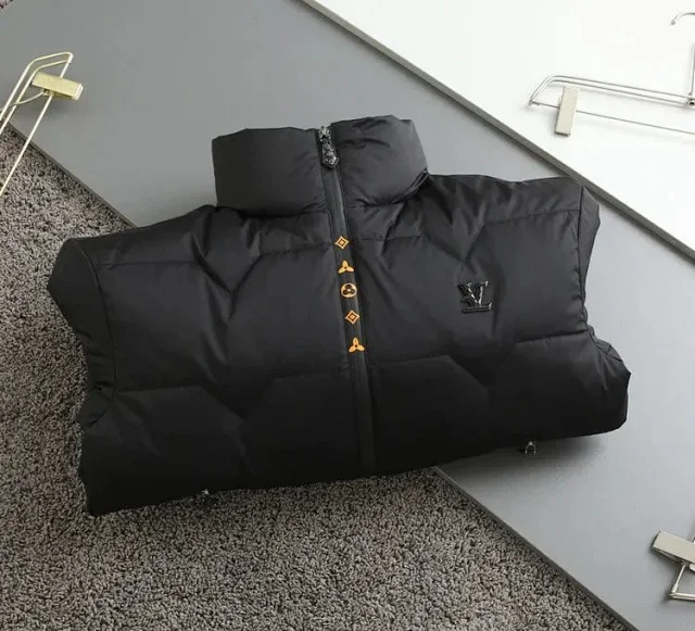 Louis Vuitton Down Jackets Black quilted puffer jacket with stand collar product detail image 18