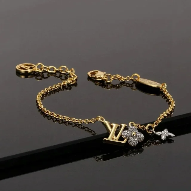Louis Vuitton Jewelry Monogram Charm Bracelet product detail image 3