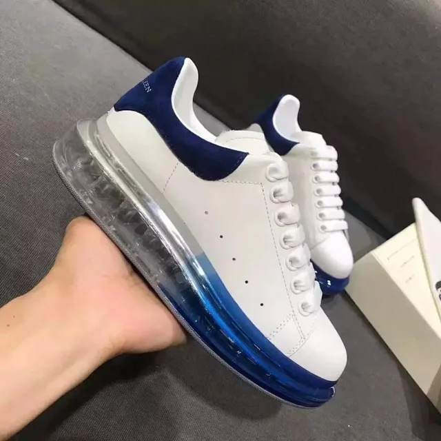 Alexander McQueen Sneakers Oversized low-top with contrast heel tabs product detail image 10