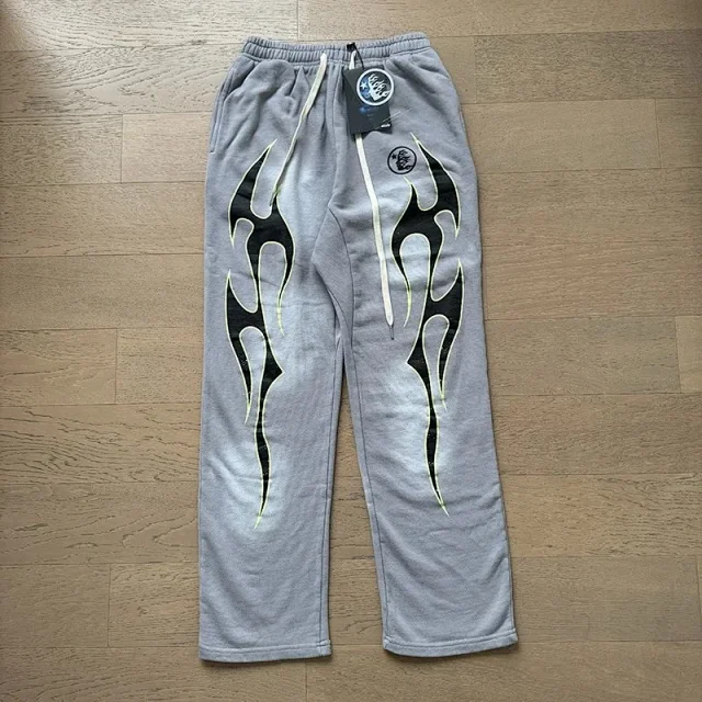 Hellstar Hoodies & Sweatshirts Flame Graphic Pullover Hoodie product detail image 6