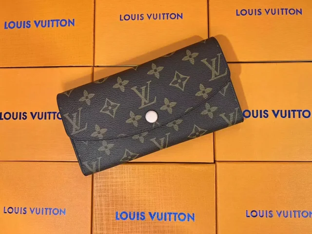 Louis Vuitton Wallets & Card Holders Monogram Snap Wallet product detail image 4