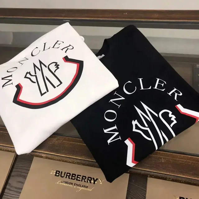 Moncler Hoodies & Sweatshirts Crewneck logo sweatshirt product detail image 4