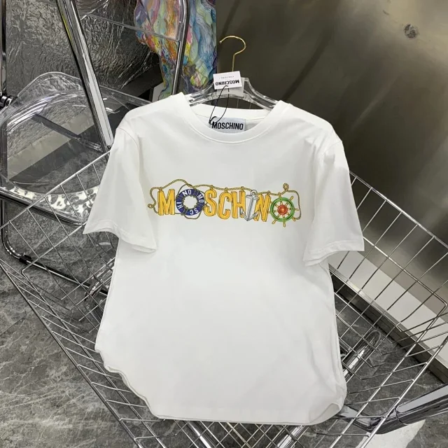Moschino T-Shirts Graphic Crewneck T-Shirt product detail image 3