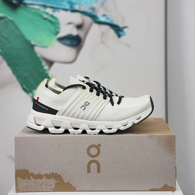 On Sneakers CloudTec knit running product detail image 2