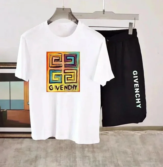 Givenchy T-Shirts Graphic Print T-Shirt product detail image 9