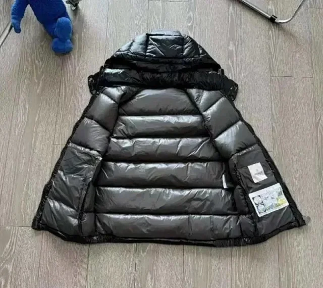 Unbranded Vests Hooded quilted puffer vest with zip pockets product detail image 9