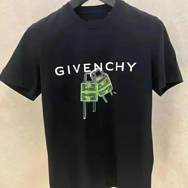 Givenchy T-Shirts Graphic Print T-Shirt product detail image 2