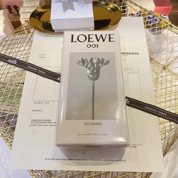 Loewe 001 Woman Eau de Parfum Natural Spray - 1