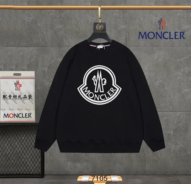 Moncler Hoodies & Sweatshirts Crewneck Logo Sweatshirt product detail image 4
