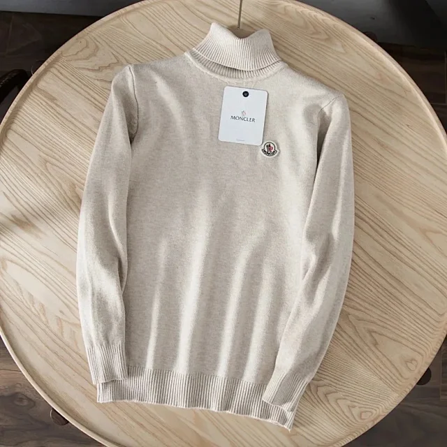 Moncler Hoodies & Sweatshirts Crewneck sweatshirt with embroidered chest logo product detail image 6