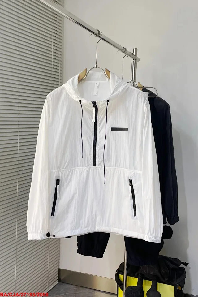 Balenciaga Jackets Hooded Color-Block Zip Windbreaker product detail image 4