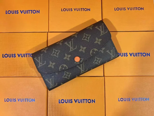 Louis Vuitton Wallets & Card Holders Monogram Snap Wallet product detail image 1