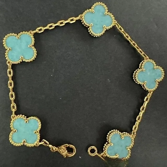 Unbranded Jewelry Five Clover Station Chain Bracelet product detail image 3
