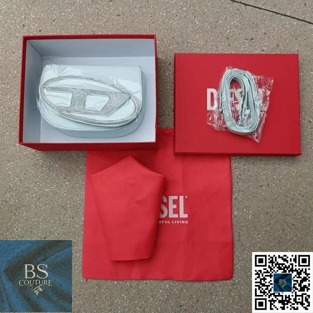 Diesel Crossbody Bags BS177 Oval Logo Bag product detail image 4