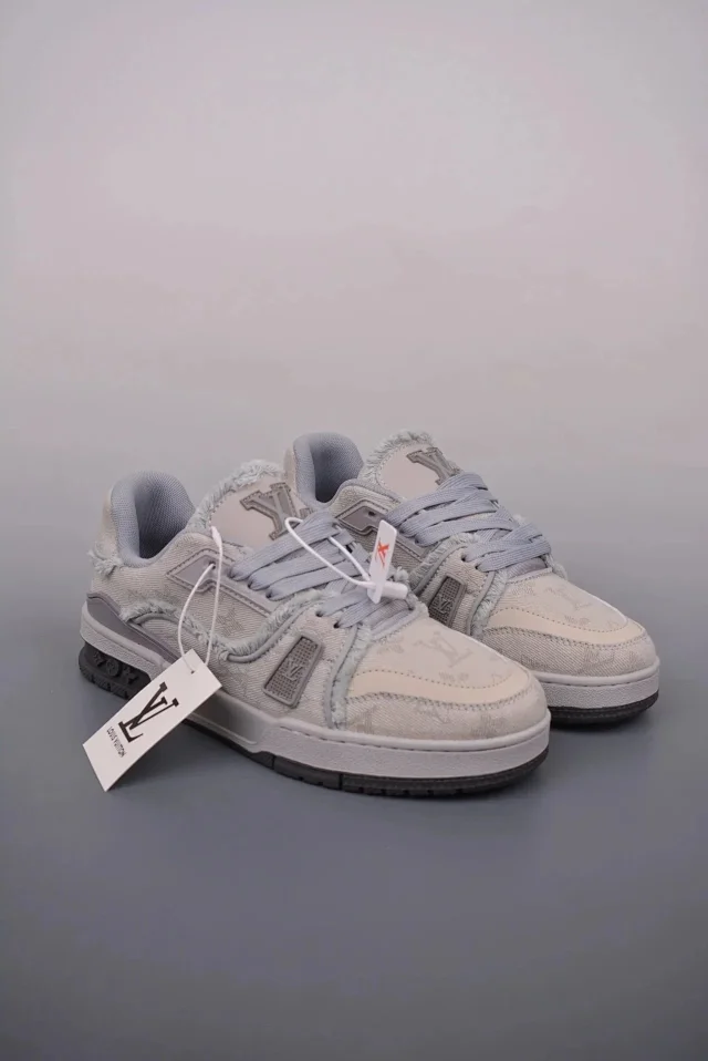 Louis Vuitton Sneakers Low-Top Lace-Up Monogram product detail image 8