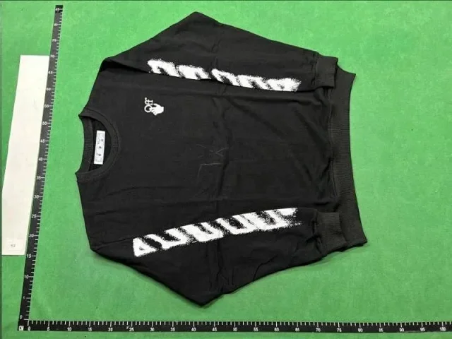Off-White Hoodies & Sweatshirts Crewneck sweatshirt with Arrow graphic and striped sleeves product detail image 2