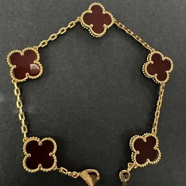 Unbranded Jewelry Five Clover Station Chain Bracelet product detail image 6