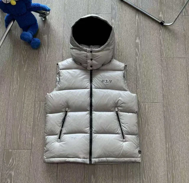 Unbranded Vests Hooded quilted puffer vest with zip pockets product detail image 5