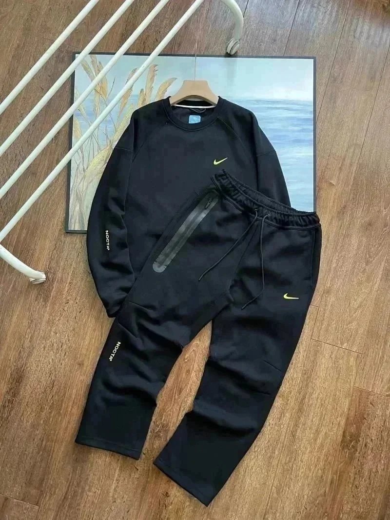 Nike Matching Sets Hooded zip-up jacket and jogger pants set — Black suit 1