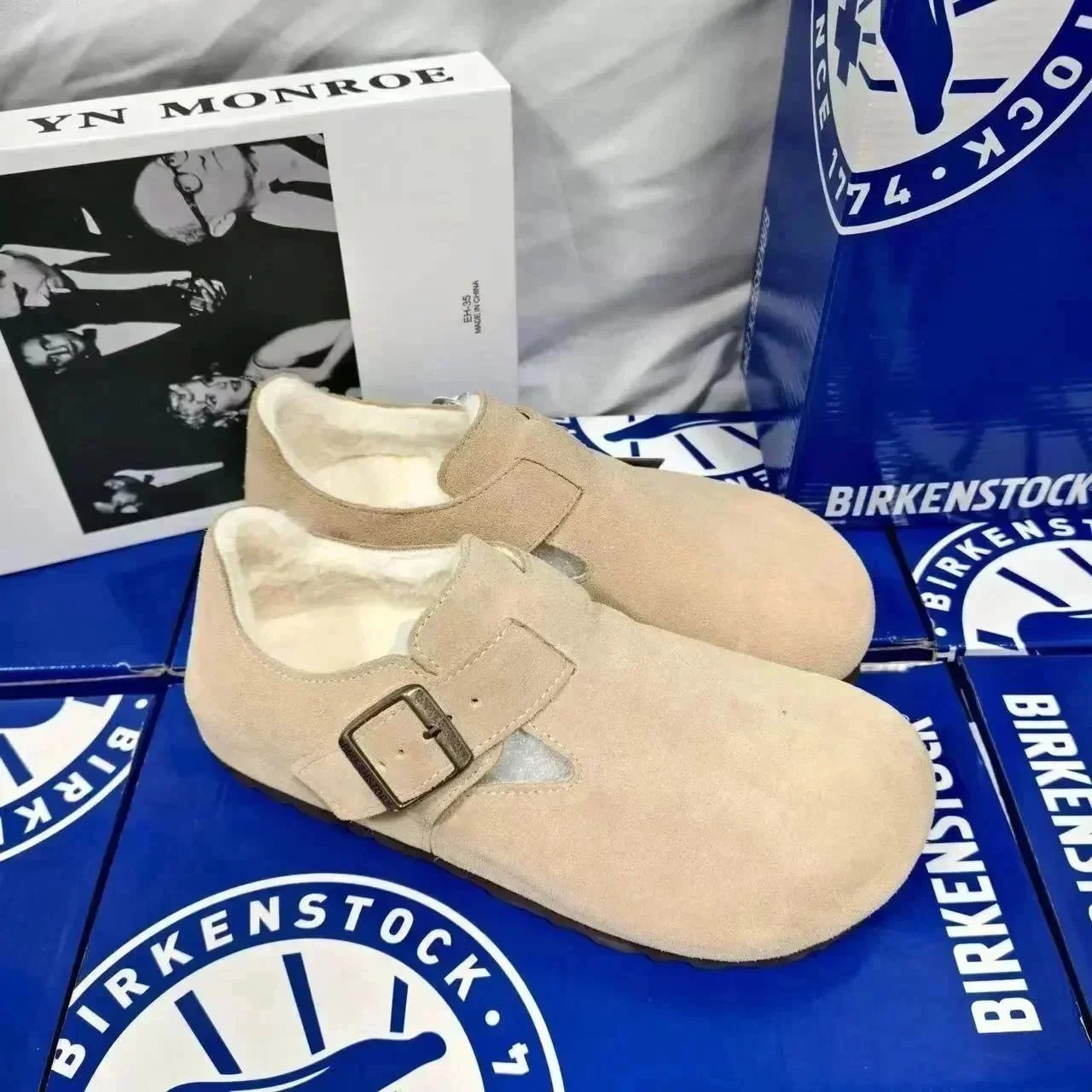 Fully Enclosed Sand Color Fleece