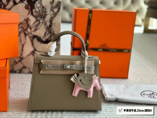 Hermès Kelly Pochette 25cm Gris Meyer Epsom Leather Handbag with Silver Hardware - 1